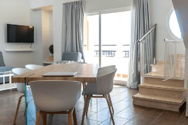 5th Loft Duplex 165m² - Living Room